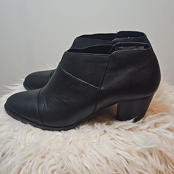 Vionic Orthoheel Black Leather Elastic Strap Ankle Boot - Picture 3 of 11